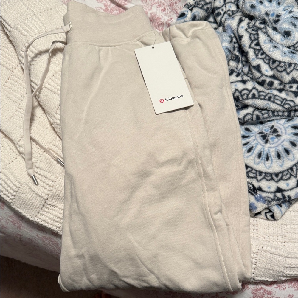 Lululemon Relaxed Fit Joggers